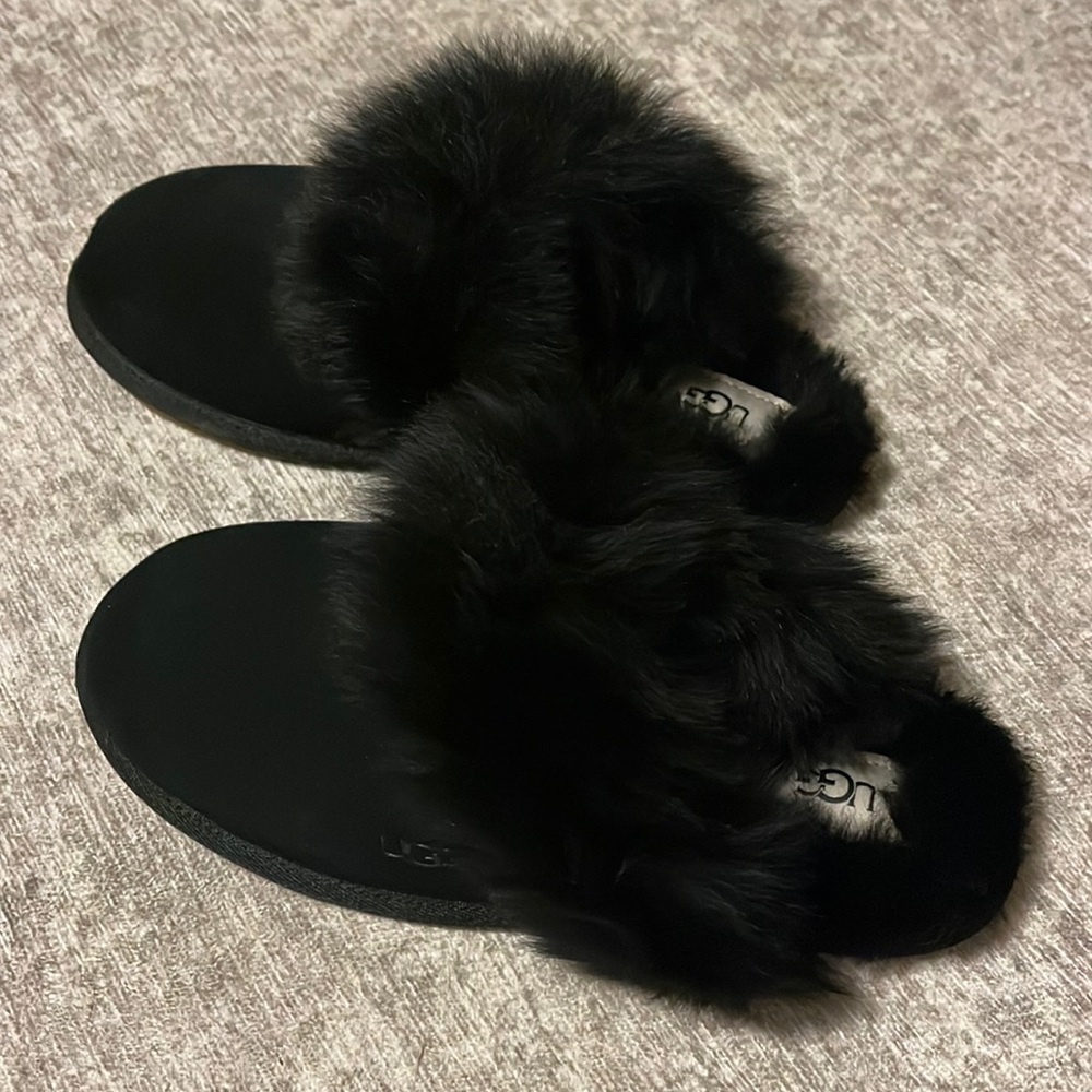UGG Scuff Slipper Black 8